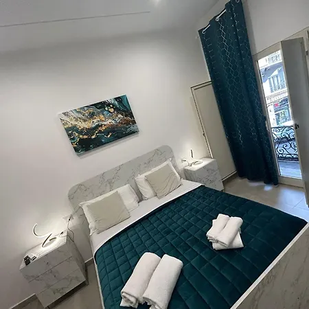 Just Like 3* Nápoles